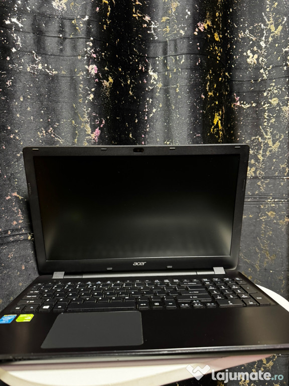 Laptop Acer E5-572