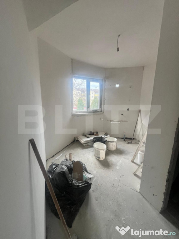 Apartament 1 camera, 25 mp, semifinisat, Zona Piata Decebal