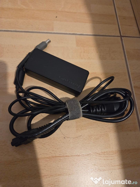 Vând încărcător de laptop Lenovo B590, 20V, 3,25A
