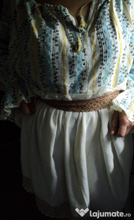 VINTAGE costum popular foarte vechi (are peste 120 ani)