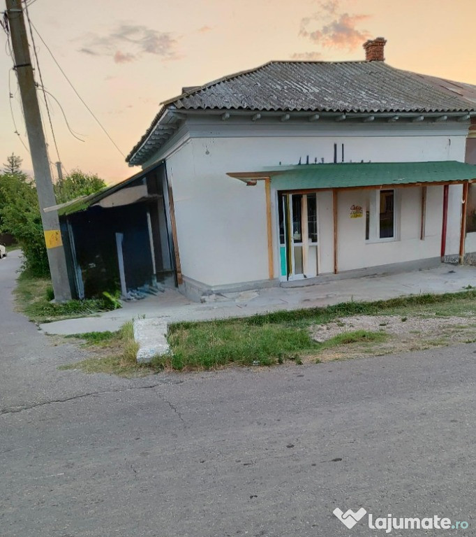 Casa si spatiu comercial in Singureni, Giurgiu