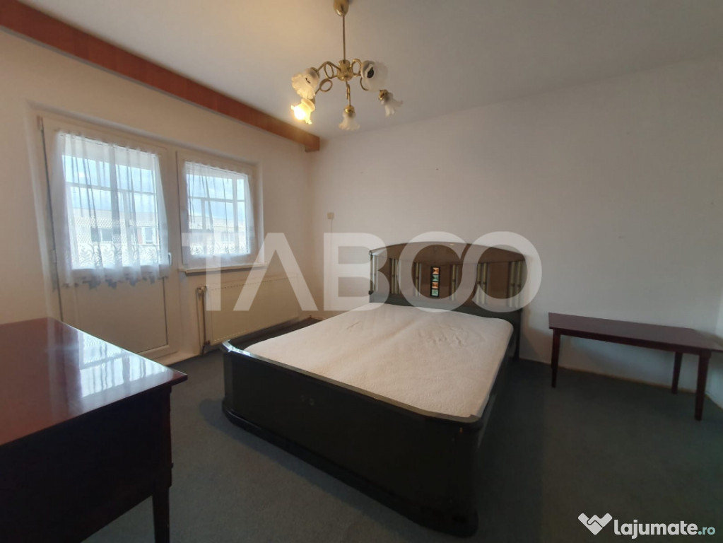 Apartament de inchiriat 2 camere decomandat 60 mp zona Octav