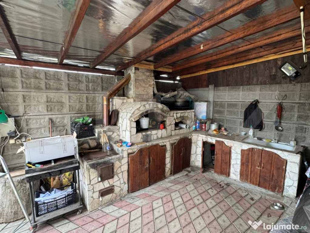 Casa cu 5 camere 300 mp in Hunedoara