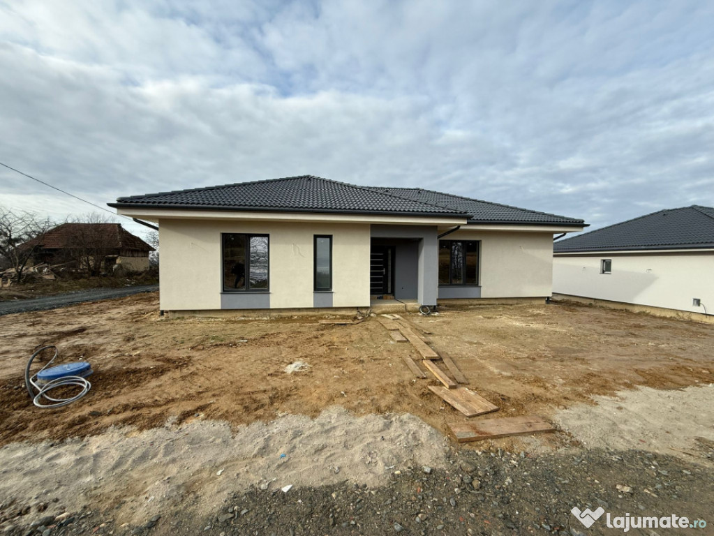 Casă nouă, 114 mp utili, semifinisată – Satul Nou de Jo