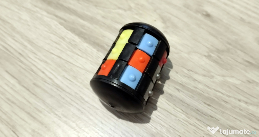 Puzzle cilindric tip Rubik