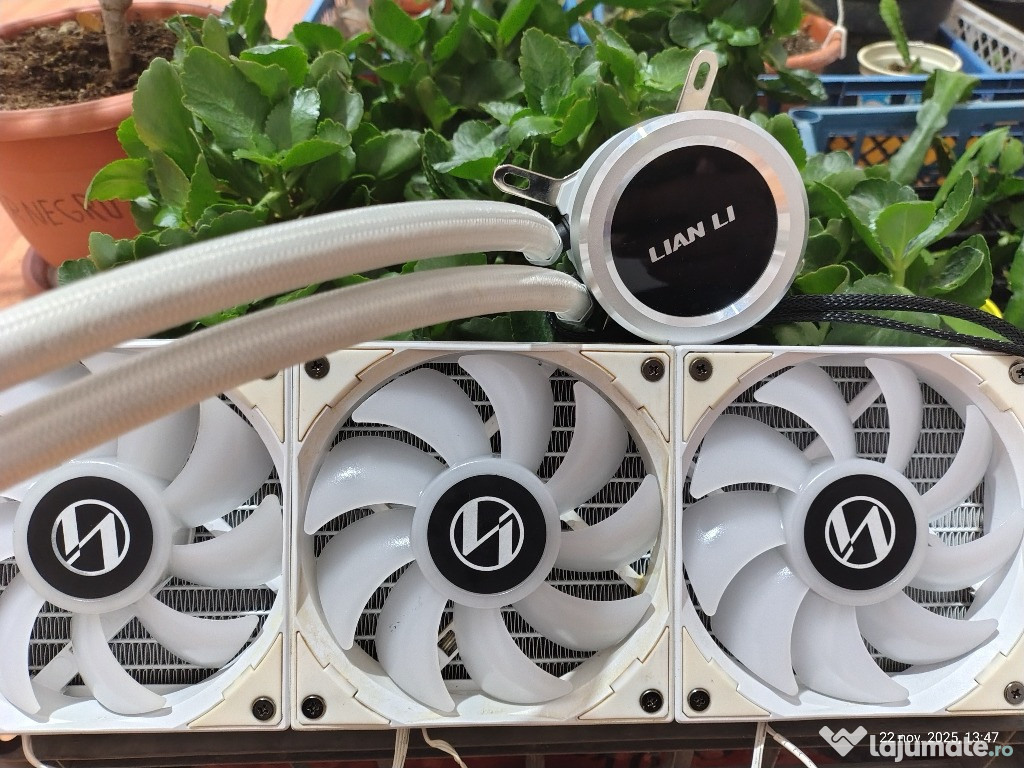 Lian Li AIO , cooler lichid cu RGB