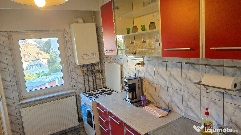 Inchiriez apartament 2 camere decomandat in Deva, I. Maniu, mobilat