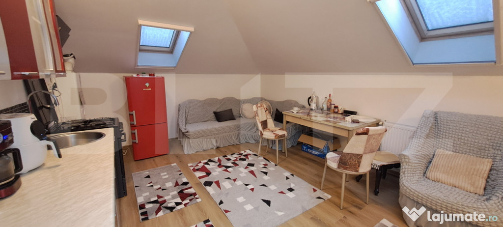 Apartament la mansarda, cu 3 camere, 60 de mp, in zona Teilo