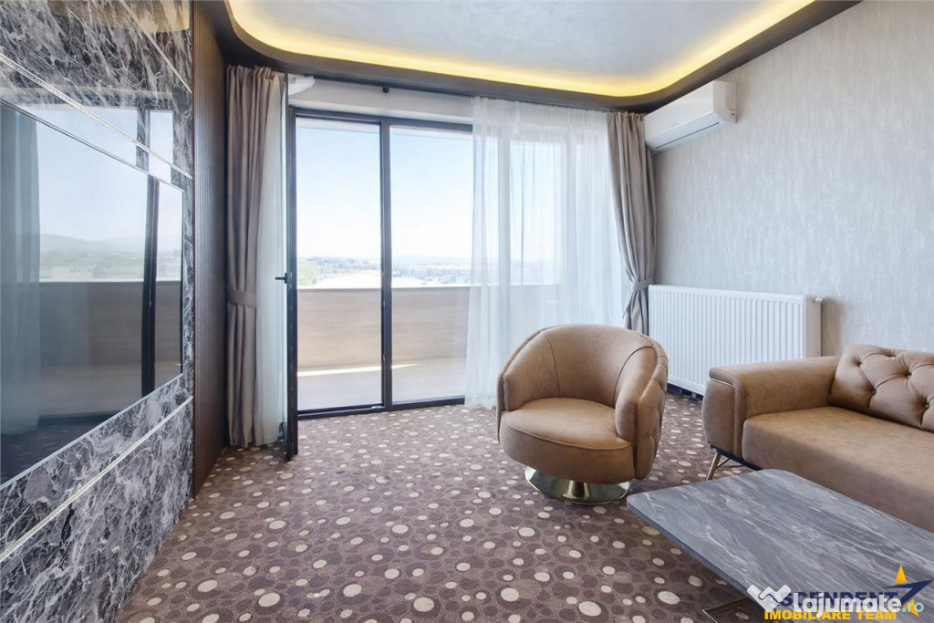 Lux Class, parcare, vedere panoramica zona Coresi, Tractorul