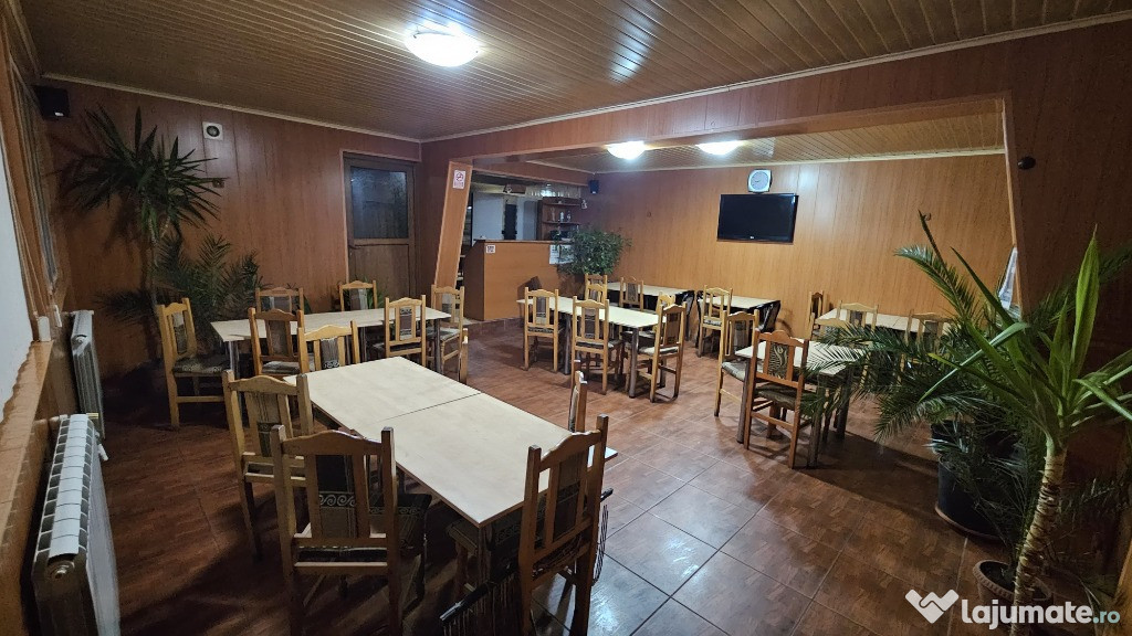 Vând apartament 2 camere + locație cu 2 spații comerciale în Berești