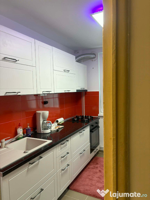 Apartament e 3 camere zona B-dul Victoriei,s