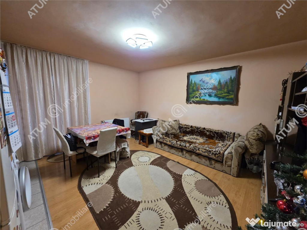 Apartament cu 3 camere decomandate si balcon etaj 1 in zona