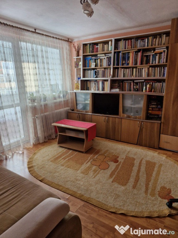 Apartament 2 camere, zona centrală, Cugir