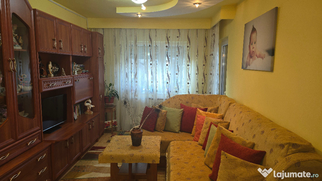 Vand apartament de 4 camere decomandat in Deva, etaj 2, zona Bejan,