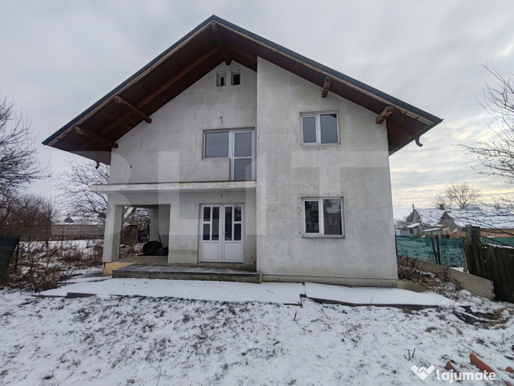 Casa 140mp, teren 603mp, Salcea