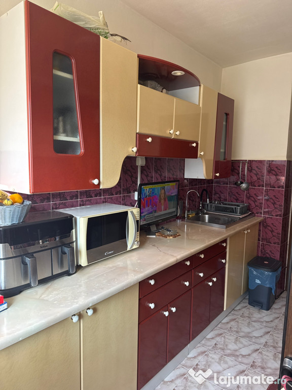 Vând mobilă bucatarie