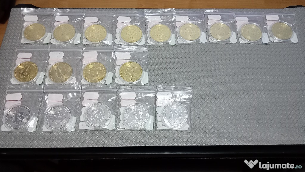 Monedă Crypto Bitcoin Din Metal Aurie, Argintie Second-Hand