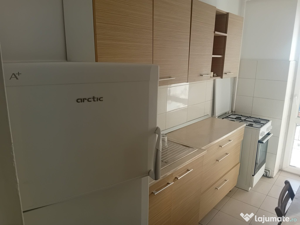 Apartament 2 Camere CENTRAL 48mp etaj 3 semimobilat centrala termopan