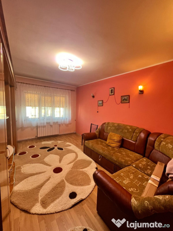 Apartament 3 camere, 65 mp, zona Penny