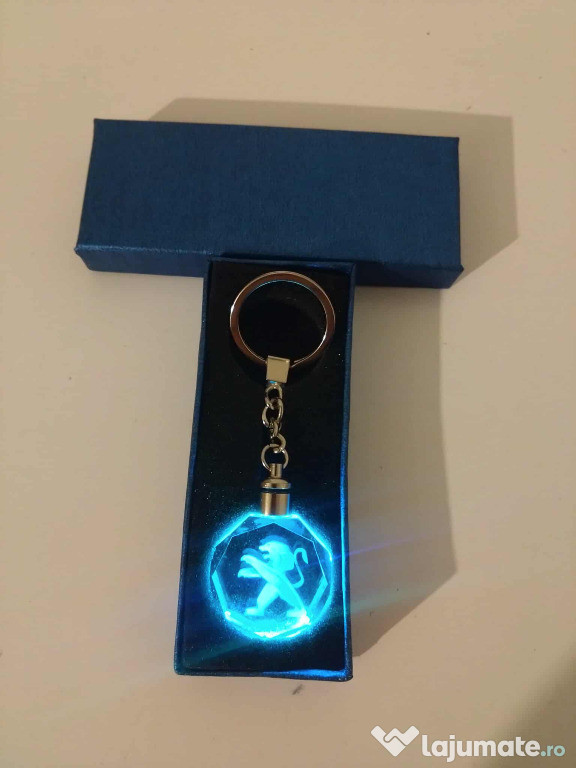 Breloc auto din cristal cu LED - Logo Peugeot