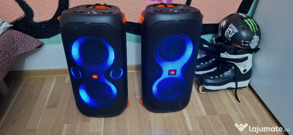 De vanzare 2 boxe portabile JBL PartyBox 110