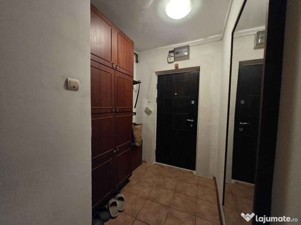 Apartament 3 etaj 2 lift camere decomandat 70mp Prelungir...