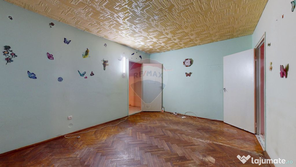Apartament 3 camere de vânzare, necesită renovare, Săcele