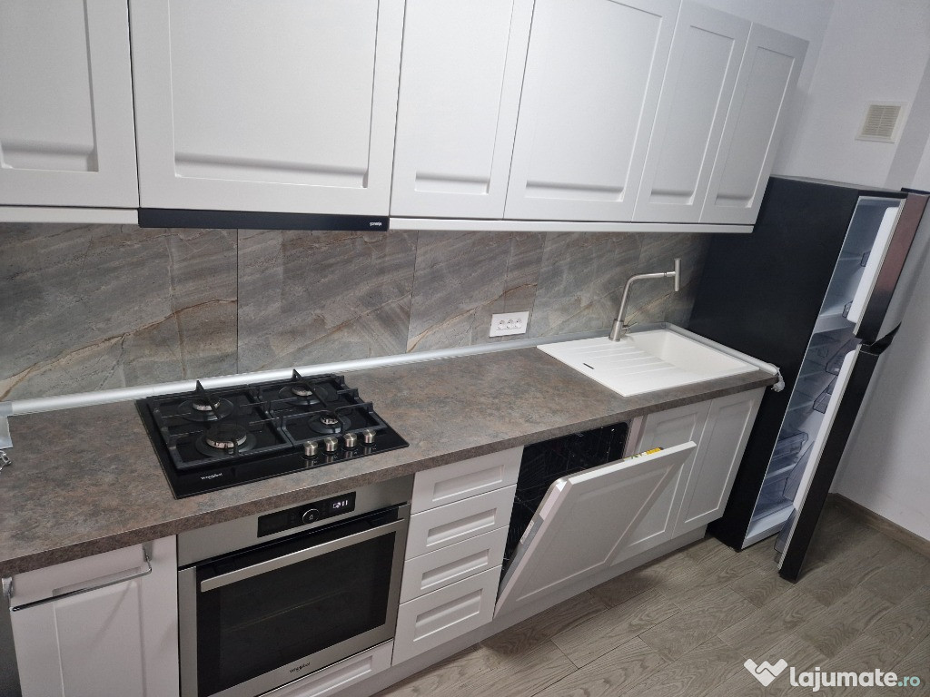 Direct proprietar, apartament cu 3 camere, mobilat ,utilat 620E