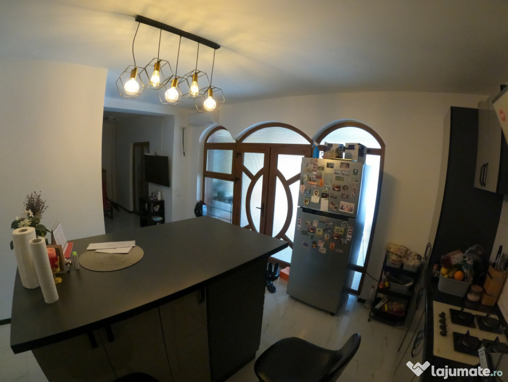 Casă de Vis de Vânzare – Eleganță și Confort zona cen