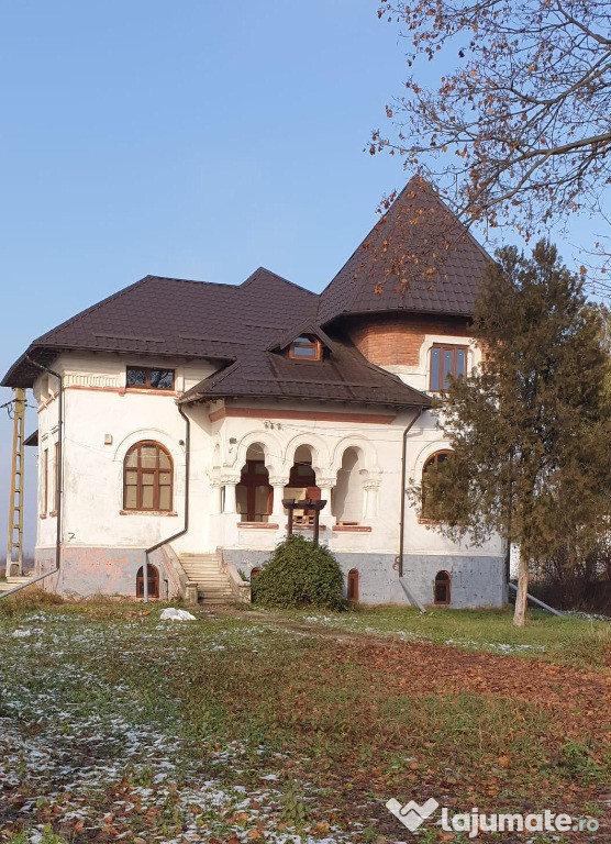 Conac neoromanesc, Poienarii Burchii, judetul Prahova