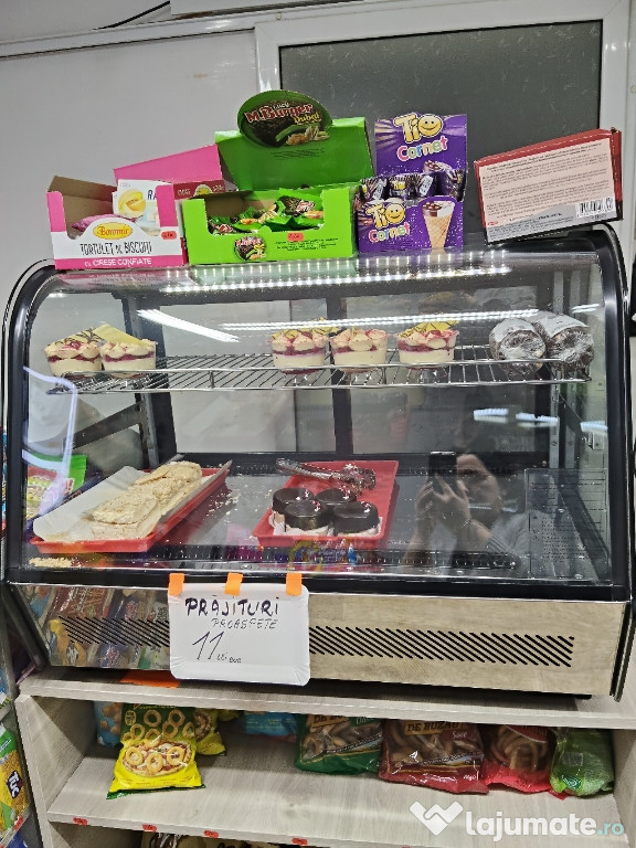 Vitrina prăjituri