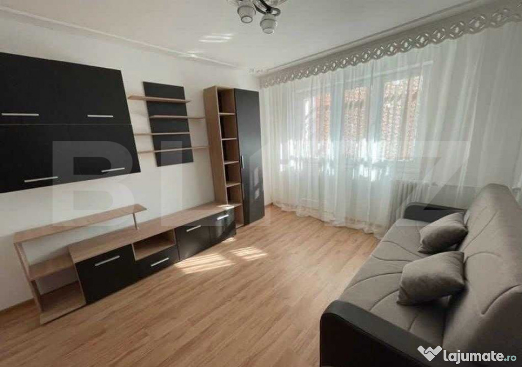 Inchiriere apartament cu 2 camere, semidecomandat, Piața Ni
