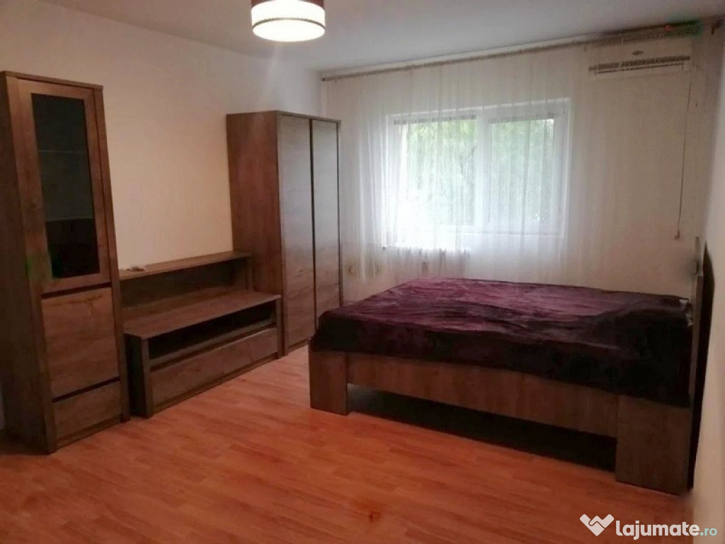 Apartament 1 camera D, in Podul de Fier,
