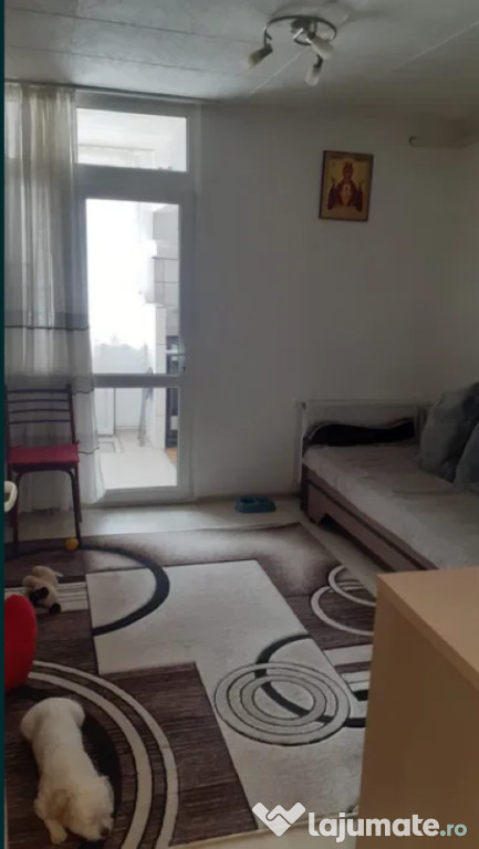 Garsoniera nedecomanata - zona Tractorul