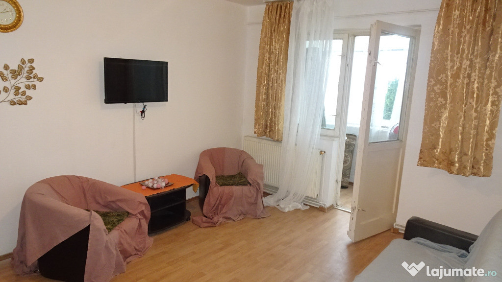 Inchiriez apartament 2 camere in Deva, zona Scarisoara, usa metalica,
