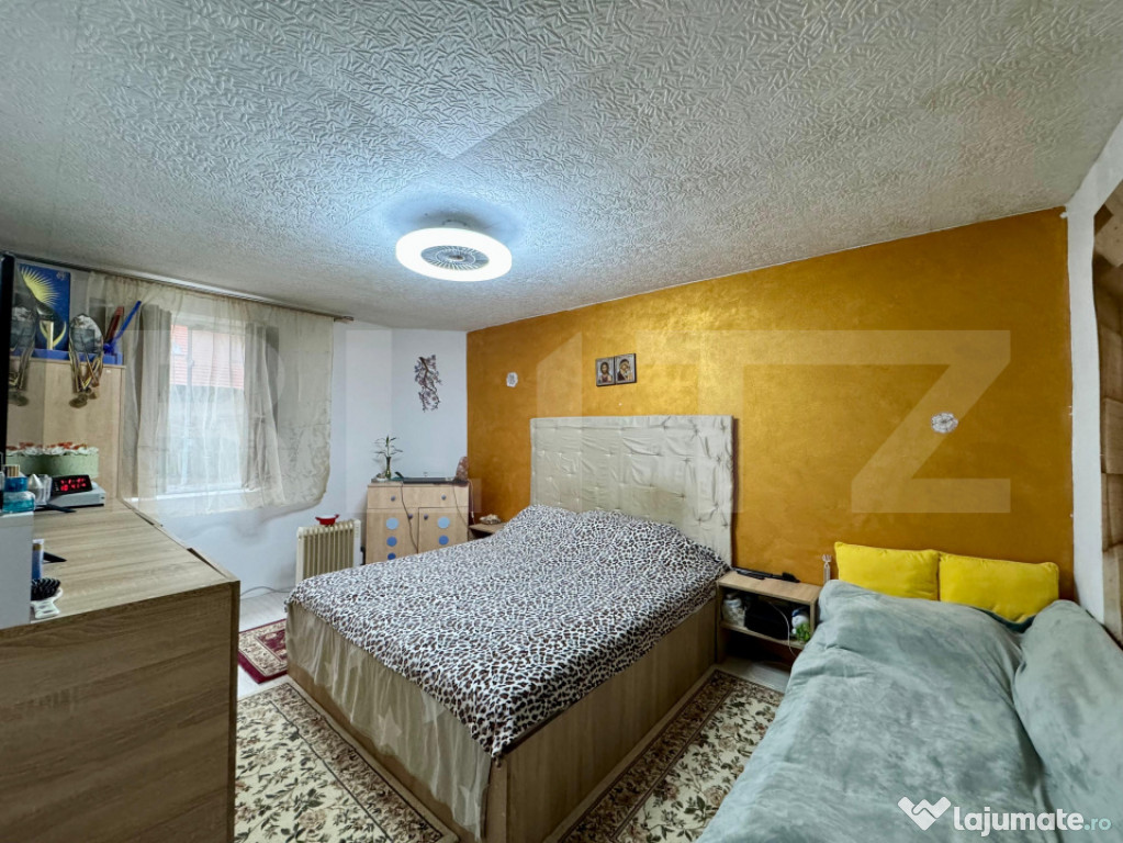 Apartament 2 camere, curte comună - zonă centrală