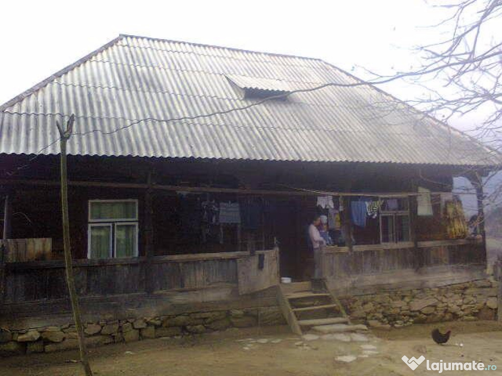 Casa si teren in petrova