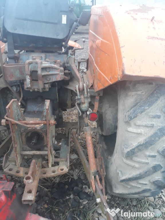 Dezmembrez Tractor Fiat Someca 615