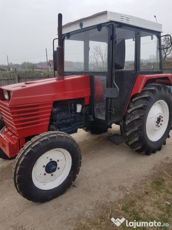 Tractor Universal 703