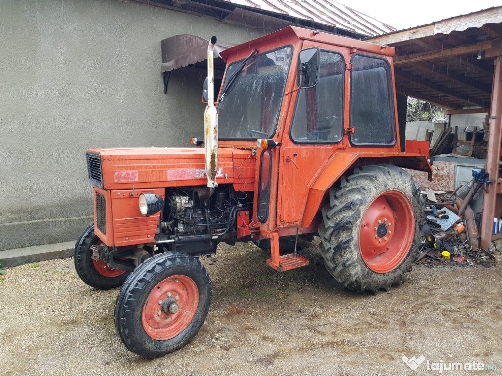 Tractor U445 din 2004, 1700 ore