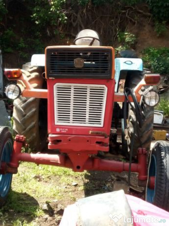 Tractor U 650 și alte utilaje