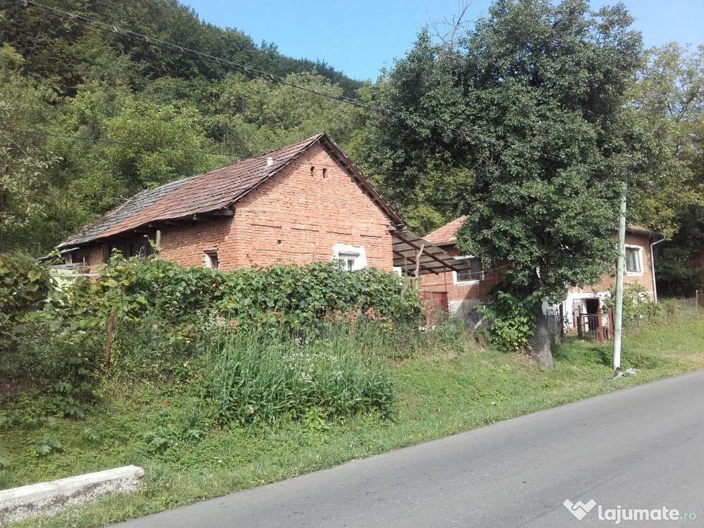 Casa in judetul Salaj comuna Garbau cu 2 camere si tere