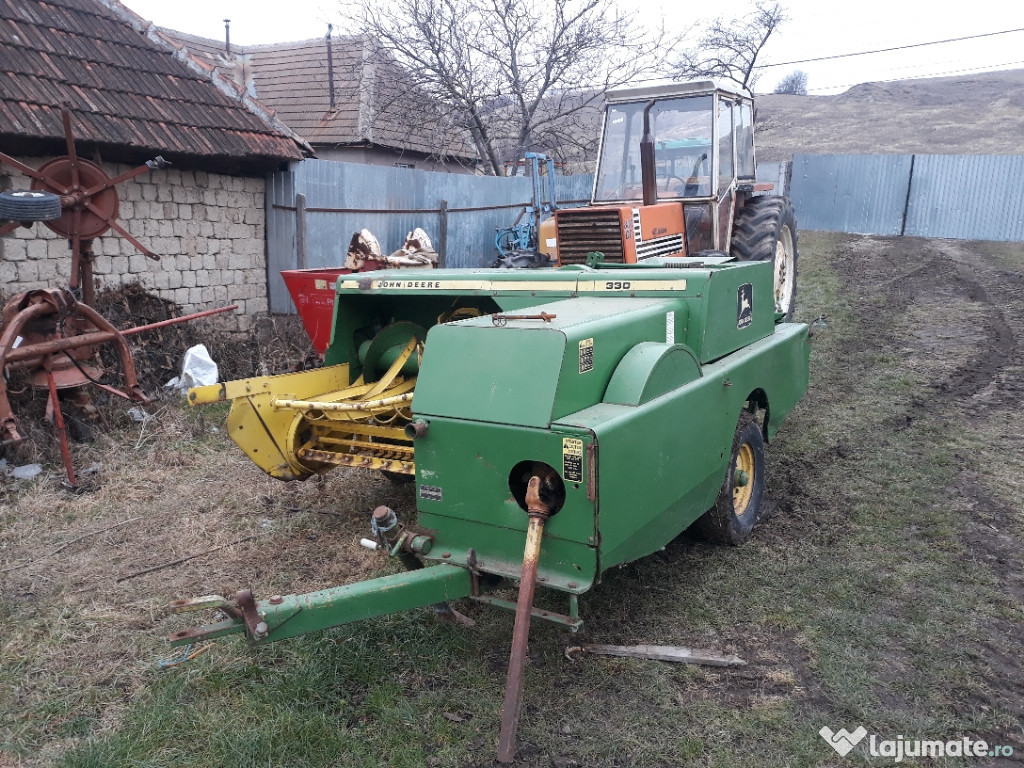 Presa John Deere 330