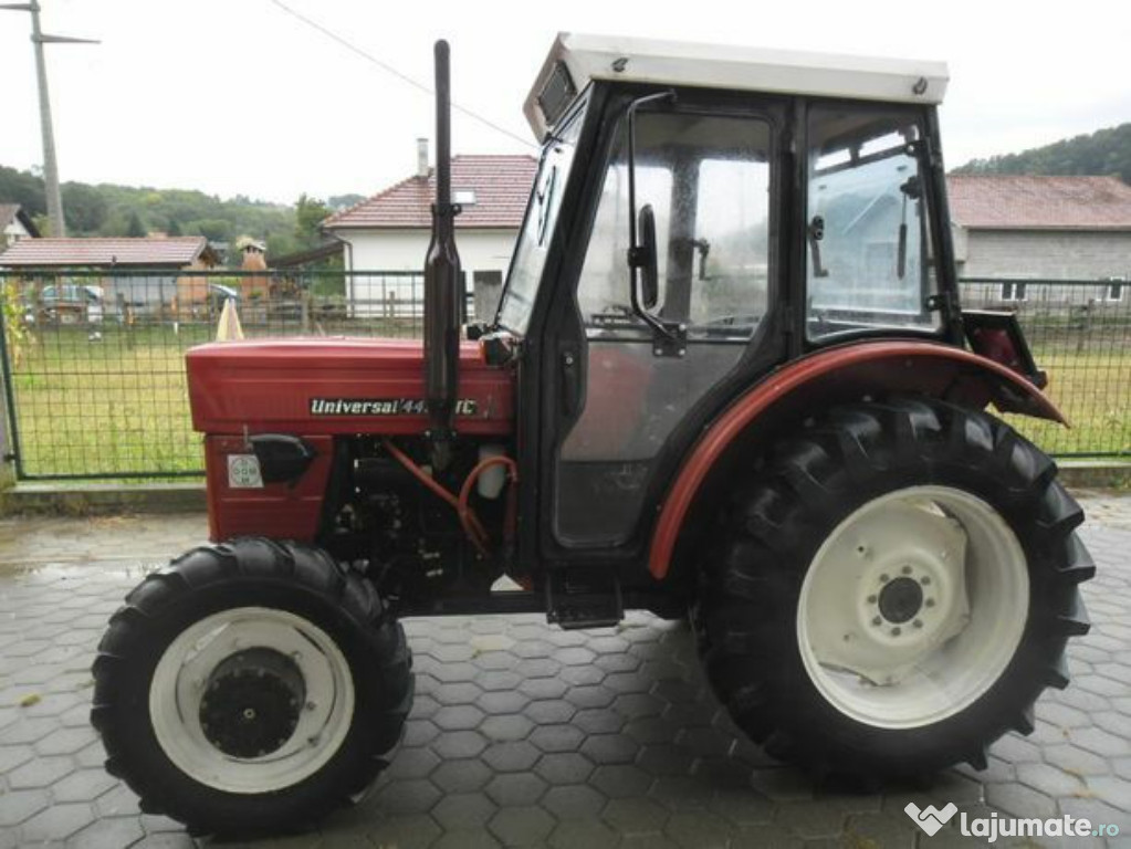 Tractor UTB Universal U 445 DTC 4X4 2002