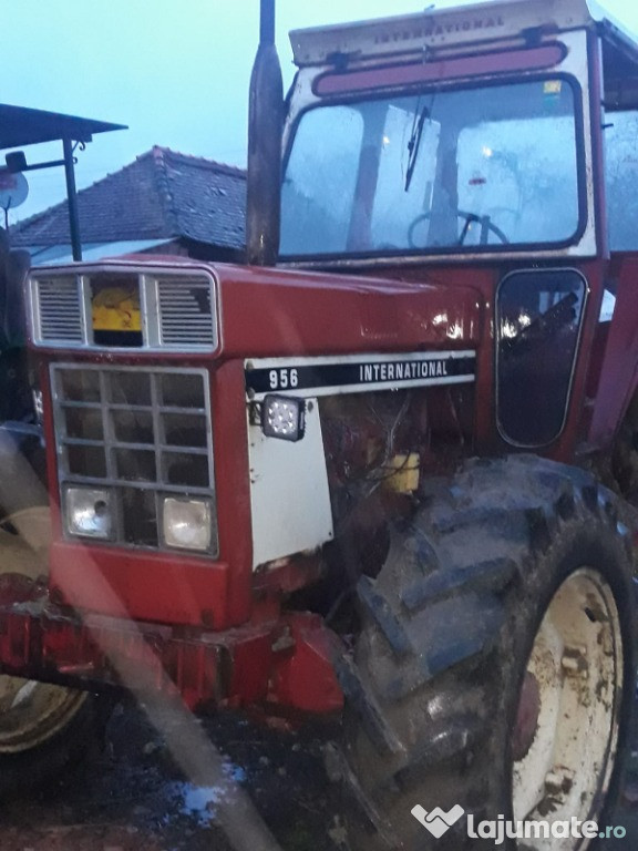 Tractor case 956 si tractor zetor 5511