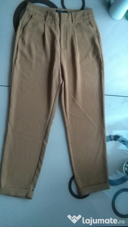 Pantaloni Stradivarius