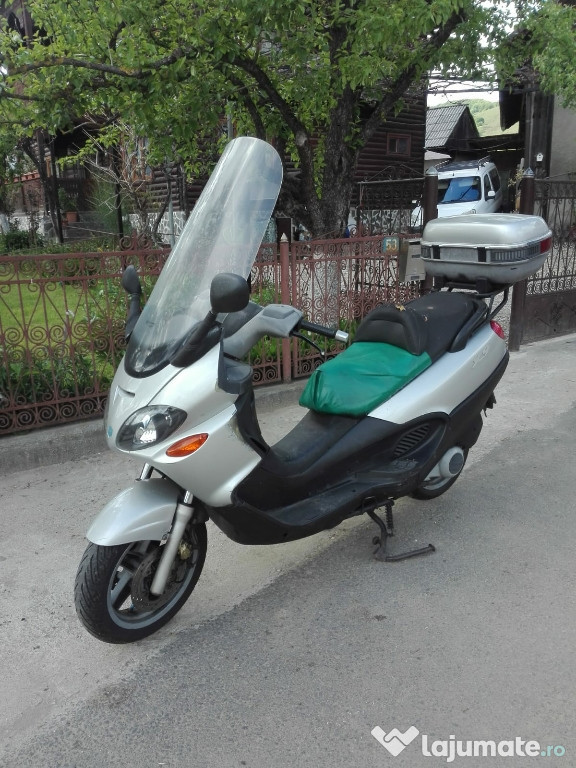 Scuter Piaggio 182cc