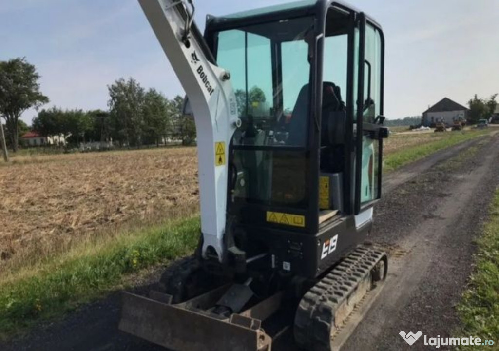 Miniexcavator Bobcat 1.9 tone an 2016 tip buldo excavator