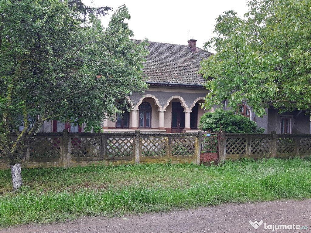 Casa cu teren intravilan