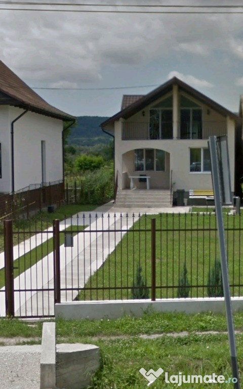 Proprietar, vila lux complet mobilata si utilata Voinesti